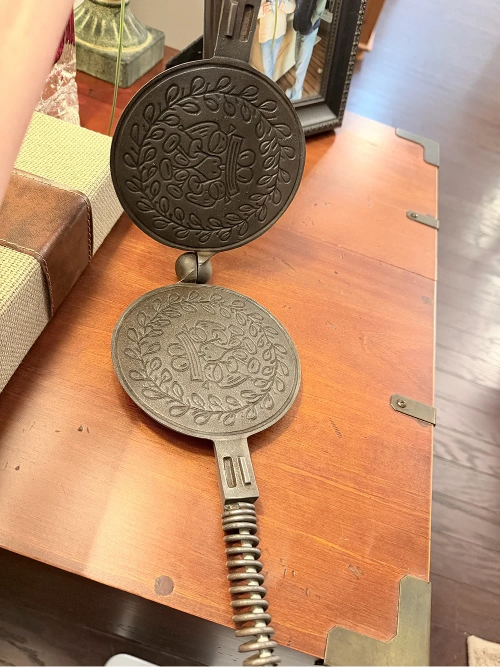 Vintage Wagner Cast Iron Pizzelle/Iron Cookie Press - Dark Gray